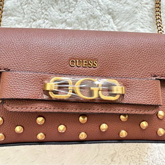 NEW!!! Guess crossbody handbag Fall 2024 - Picture 2 of 8